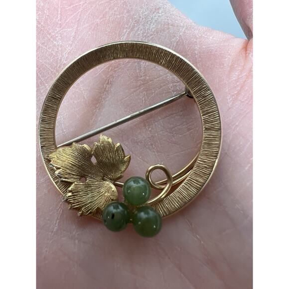 Vintage Krementz Gold Filled Green Chrysophrase Grapes Circle Brooch 54$